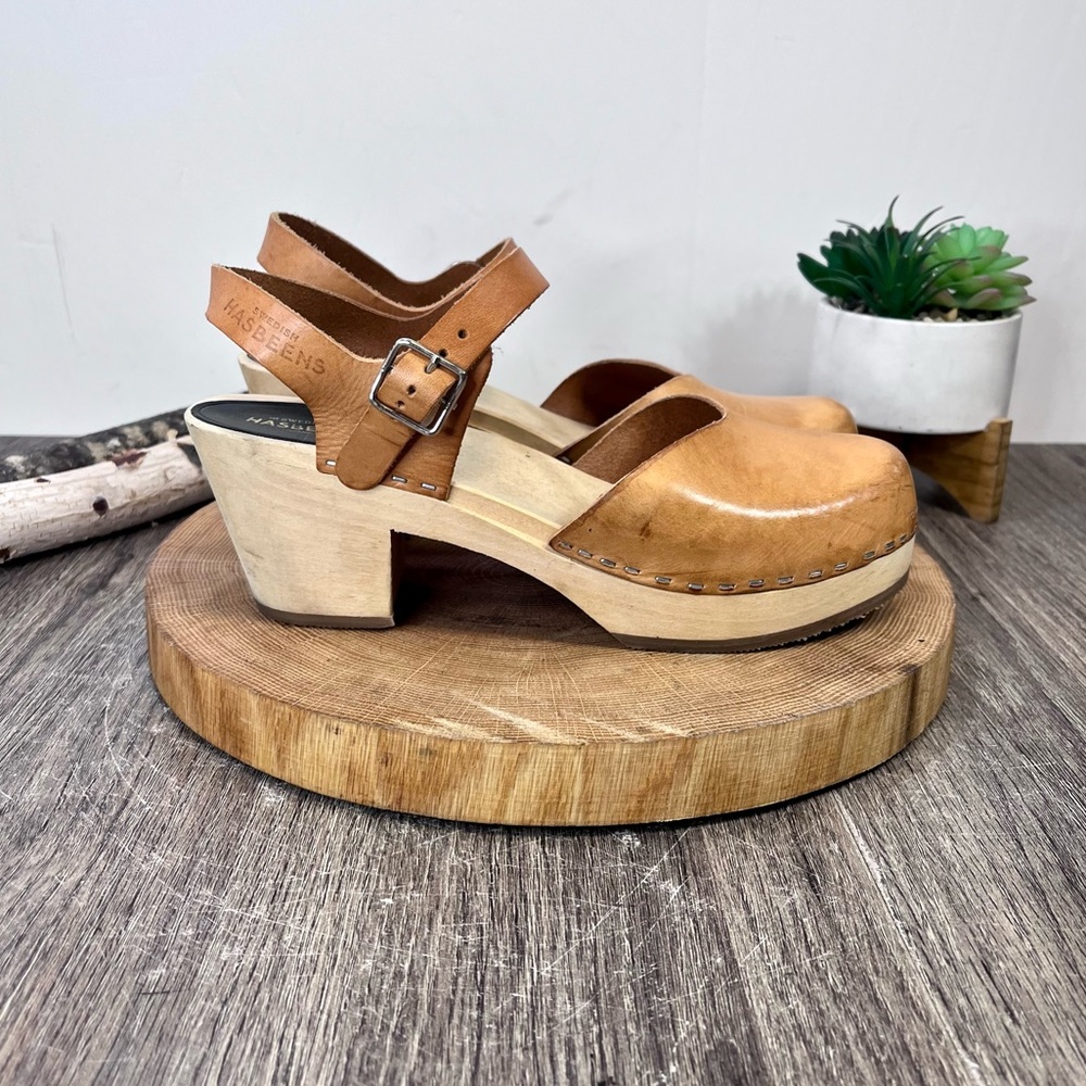 Swedish Hasbeens  | Heeled Clogs in Natural Size 40/10